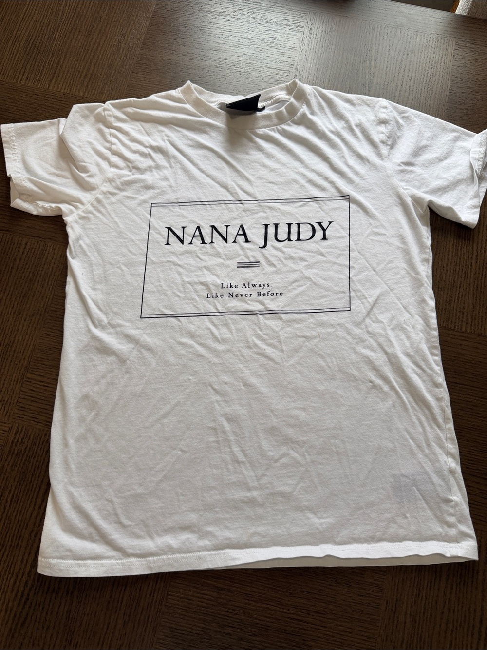 NANA JUDY White Graphic T-Shirt Size S